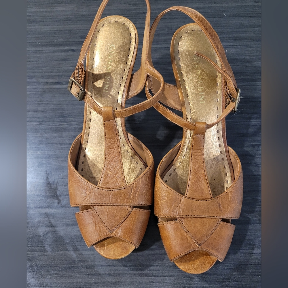 Leather t-strap high heel sandals